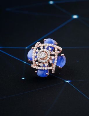 Jewelry stylist